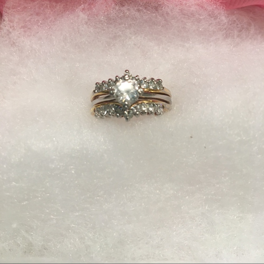 A beautiful diamond ring